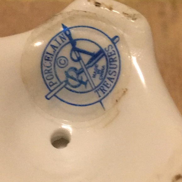 Porcelain treasures set of 4 coffee cups - Picture 4 of 5